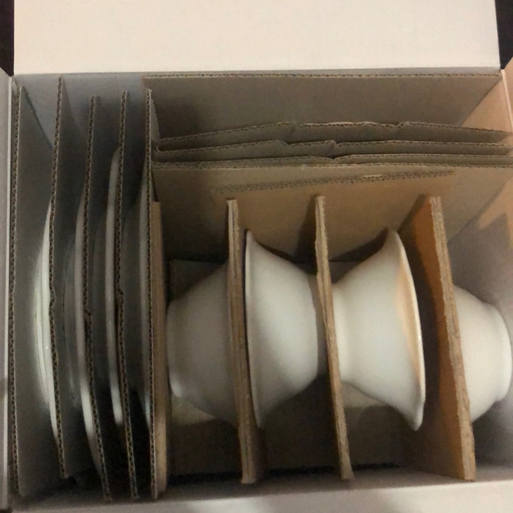 SurLaTableSNOWY LANE 16-PIECE DINNERWARE SET - Picture 8 of 8